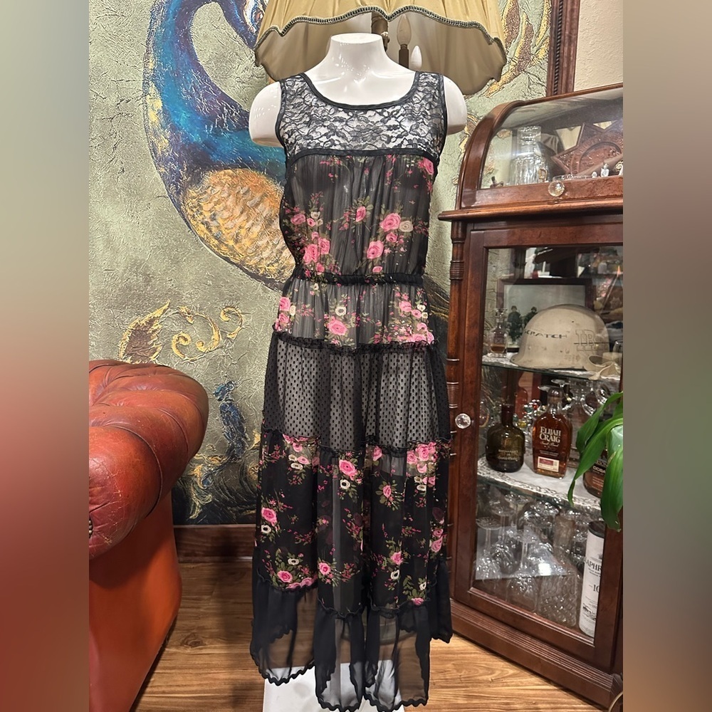 NWOT JOANIE JAMES NY Black and Rose Print Chiffon sheer Tiered Dress